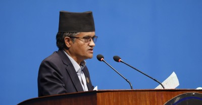  प्रकाशमान सिंहप्रति सूर्य थापाको आक्रोश- सहरी विकास मन्त्रालय लथालिंग छ, प्रधानमन्त्रीले टिम फेरबदल गर्नुपर्‍यो 